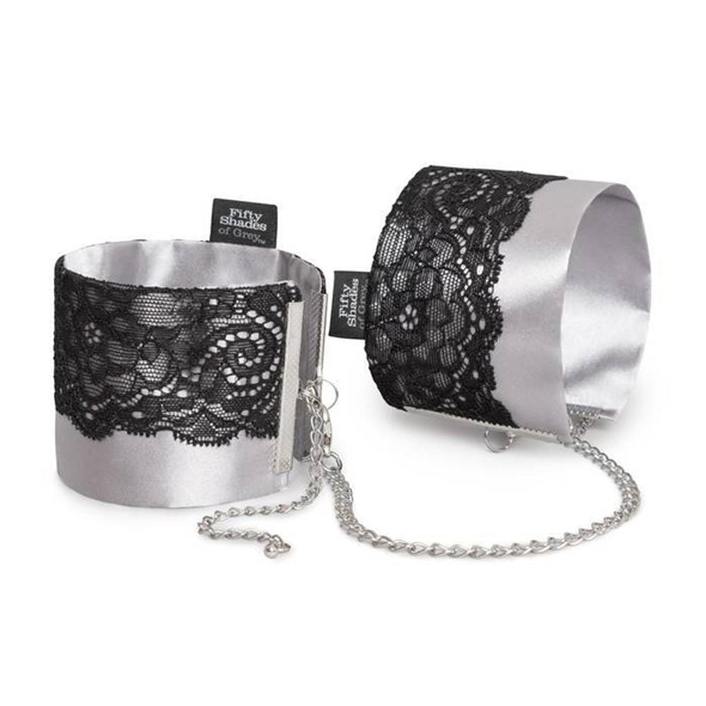 Menottes reglables fifty shades of grey play nice satin cuffs